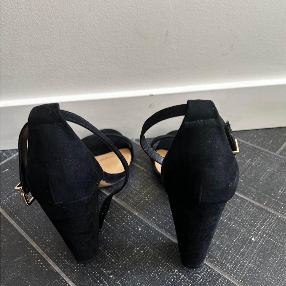 Express Heels - Size 8 - Picture 5 of 6